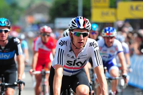 Bradley Wiggins finished in the second group and now leads the race