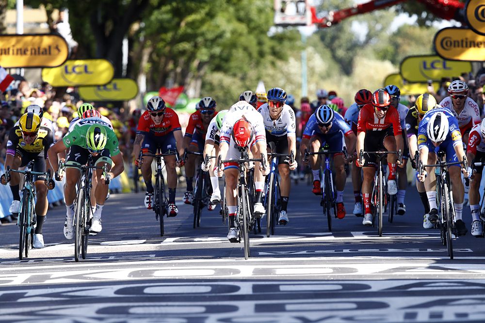 Elia Vivani (Deceuninck-QuickStep) wins stage 4 at the Tour de France