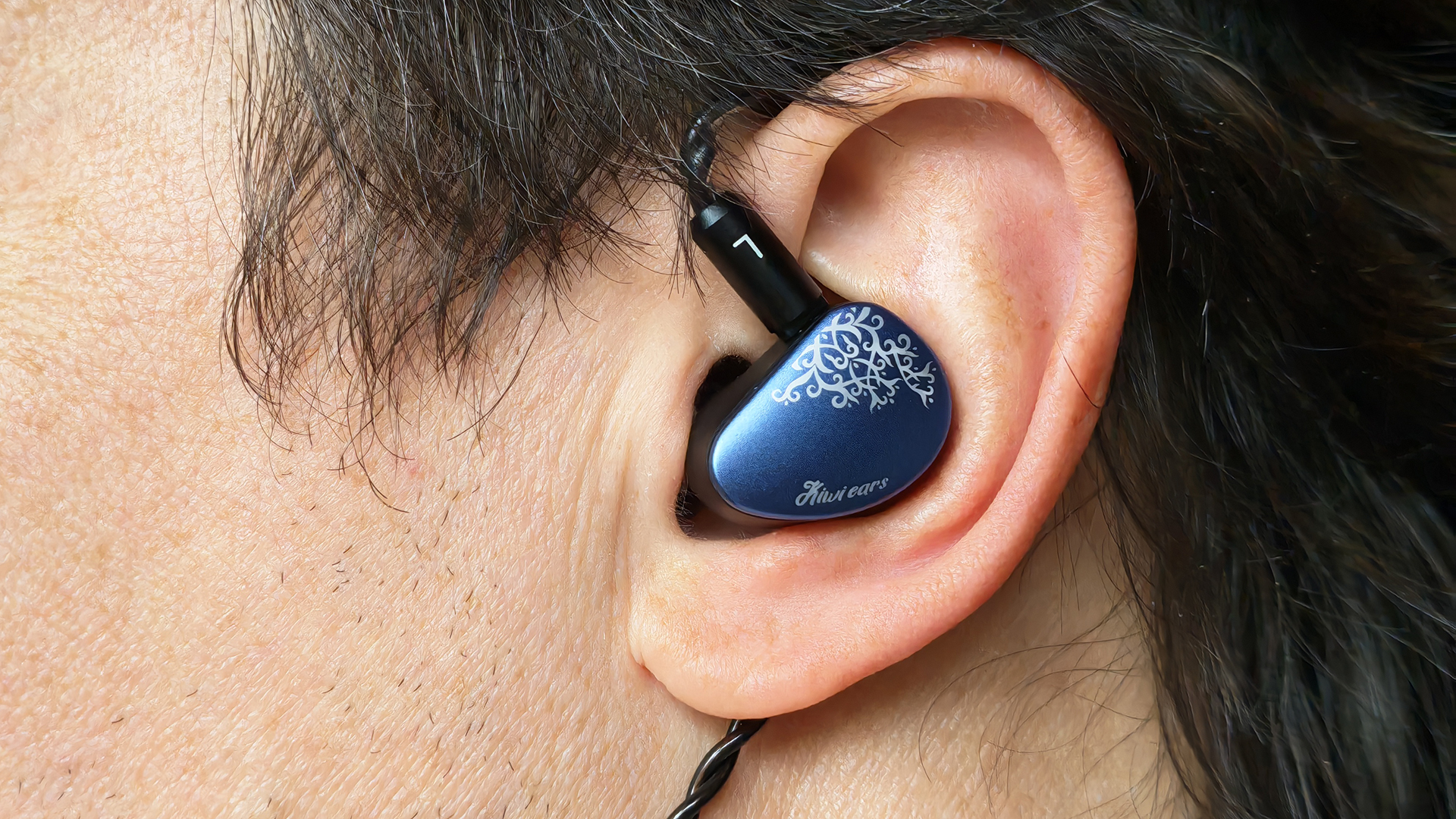 A man wearing an IEM. 