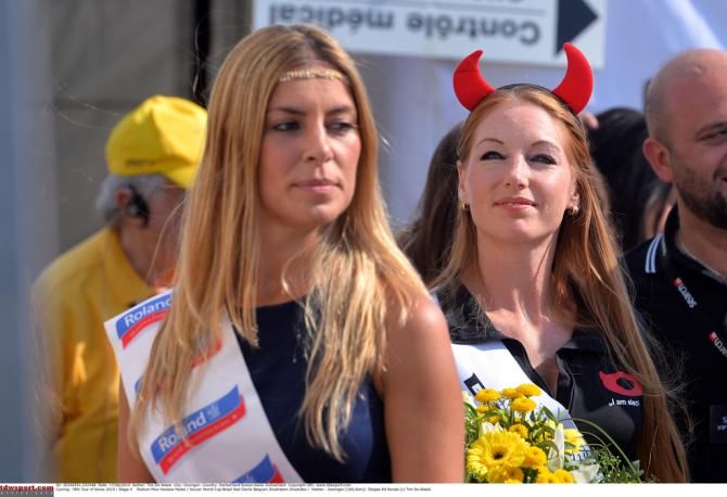 Devil horns for the podium girls