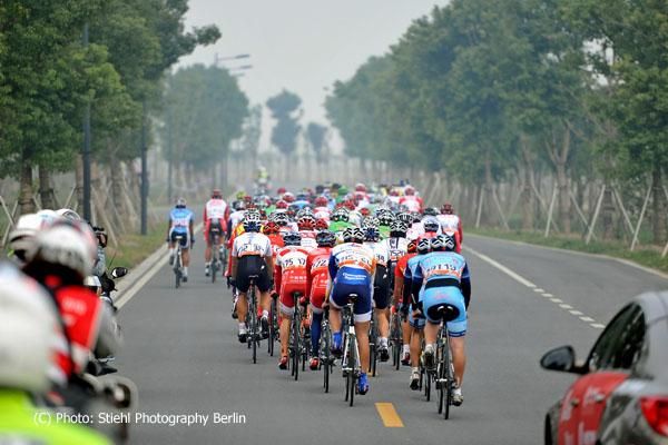 The peloton on the final Tour of Taihu Lake stage