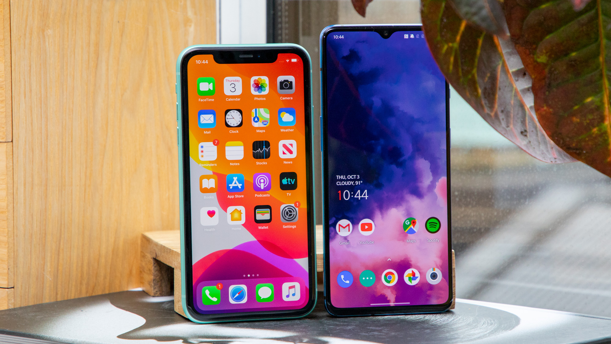 Oneplus 7t Vs Iphone 11 Battle Of The Affordable Flagships Tom S Guide
