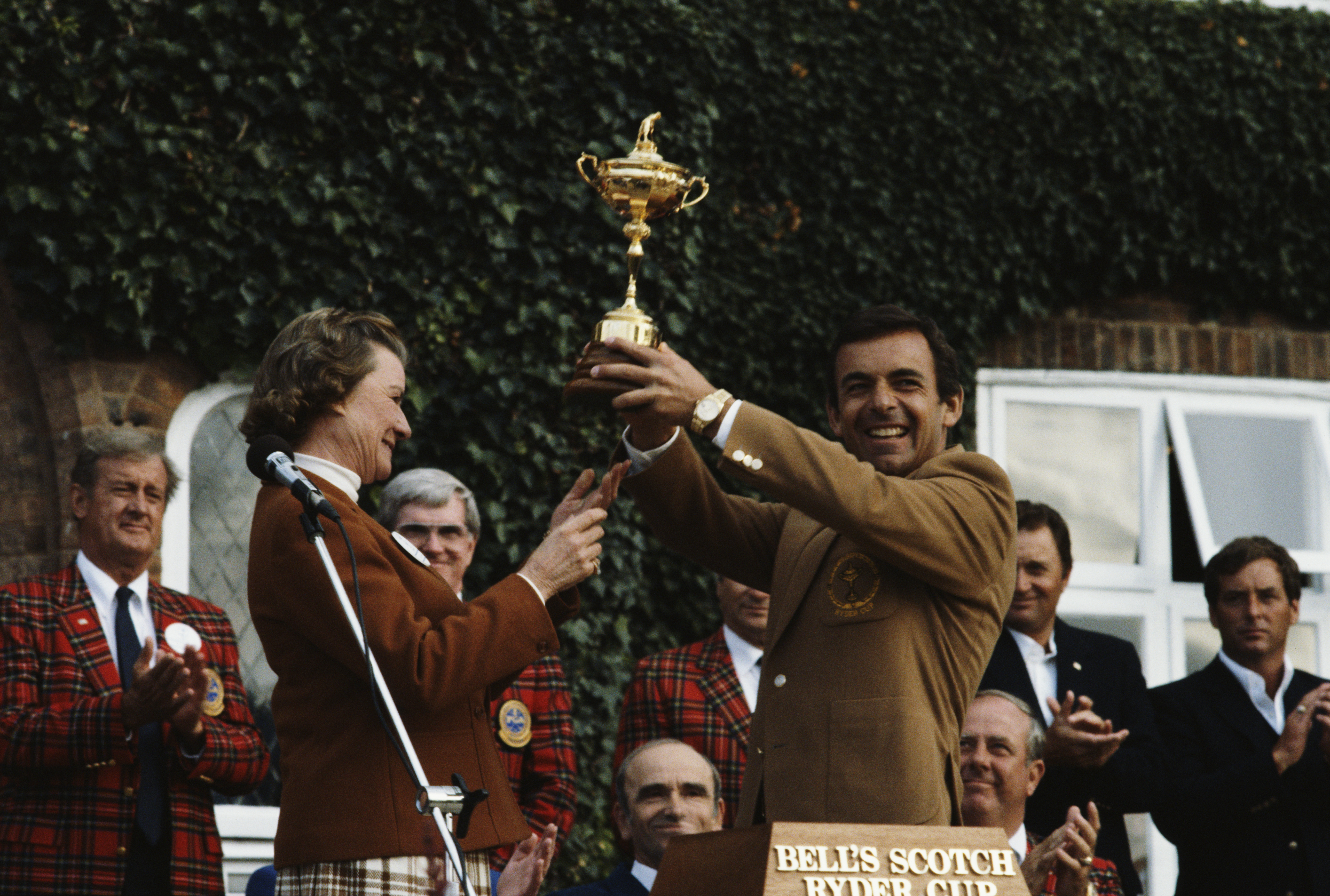 Tony Jacklin lifts the Ryder Cup at The Belfry in 1985