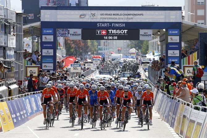 The elite women's race gets underway at the World Championships