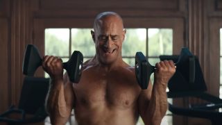 Christopher Meloni nude lifting weights in Peloton commercial