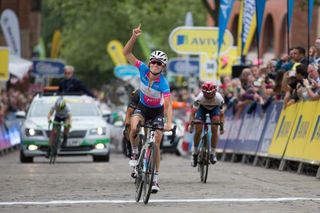 Lizzie Armitstead (Boels Dolmans) wins stage 4 to take the Aviva Women's Tour race lead