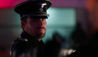 stephen amell crisis on earth x