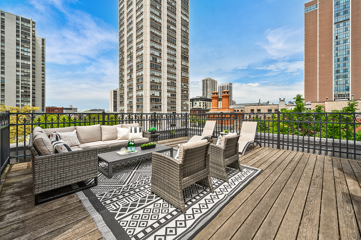 Rooftop deck