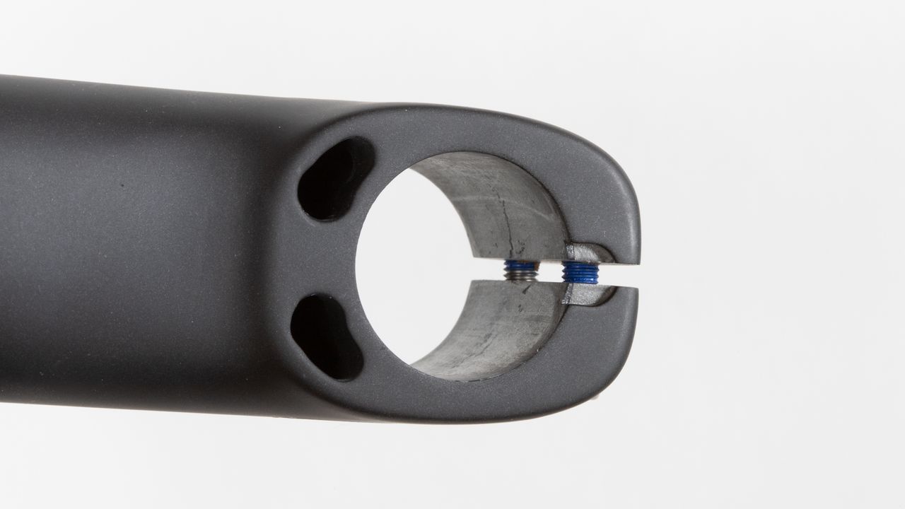 Enve Melee cable ports in stem