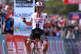 PLOUAY FRANCE AUGUST 25 Arrival Michael Matthews of Australia and Team Sunweb Celebration during the 84th Bretagne Classic OuestFrance 2020 a 2478km race from Plouay to Plouay GrandPrixPlouay GPPlouay on August 25 2020 in Plouay France Photo by Luc ClaessenGetty Images