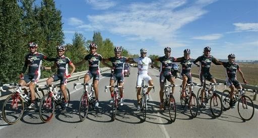Alejandro Valverde (Caisse d'Epargne) still had all his men around him at the end