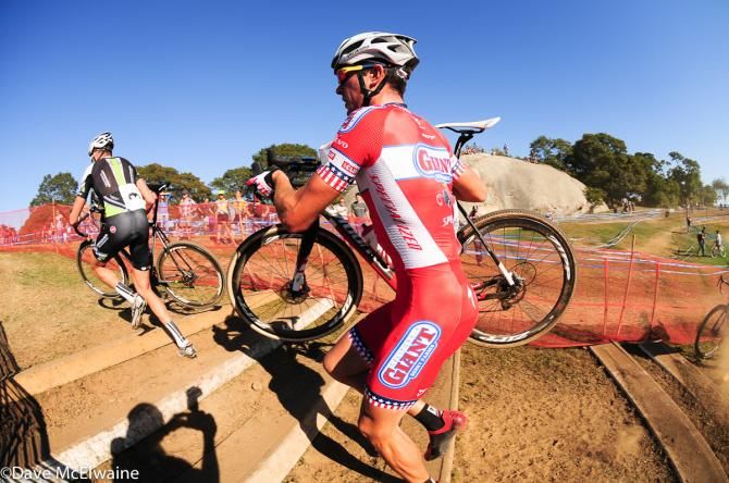 Yannick Eckmann (CalGiant/Specialized) chasing Trebon up the stairs