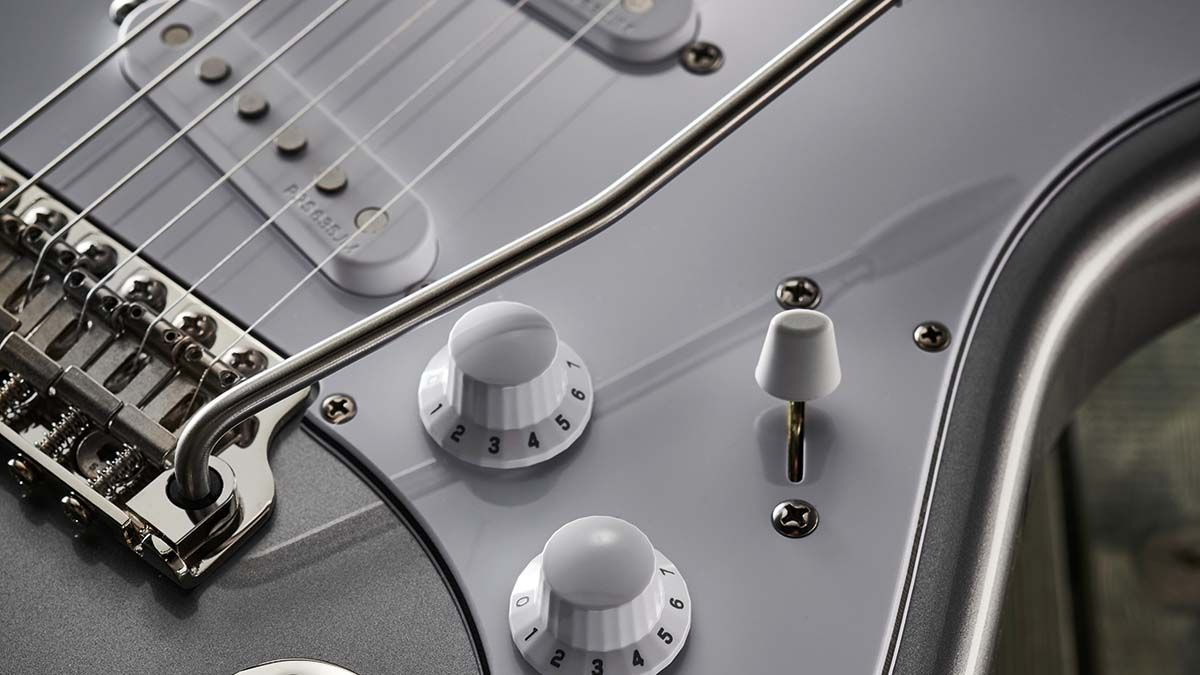 PRS USA Silver Sky vs SE Silver Sky