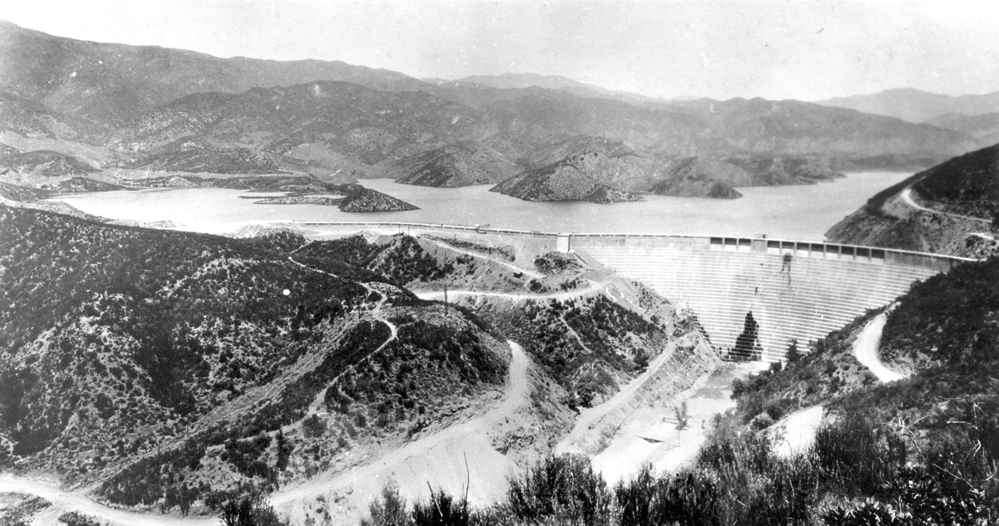 Photo of the St. Francis Dam before it was destroyed.