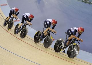 Great Britain ride towards gold in the team pursuit