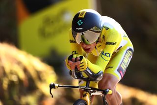 Jonas Vingegaard time trials at the 2022 Tour de France