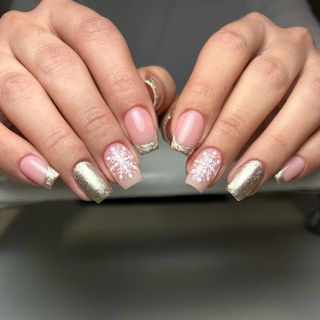 @ashlee.bee.nails