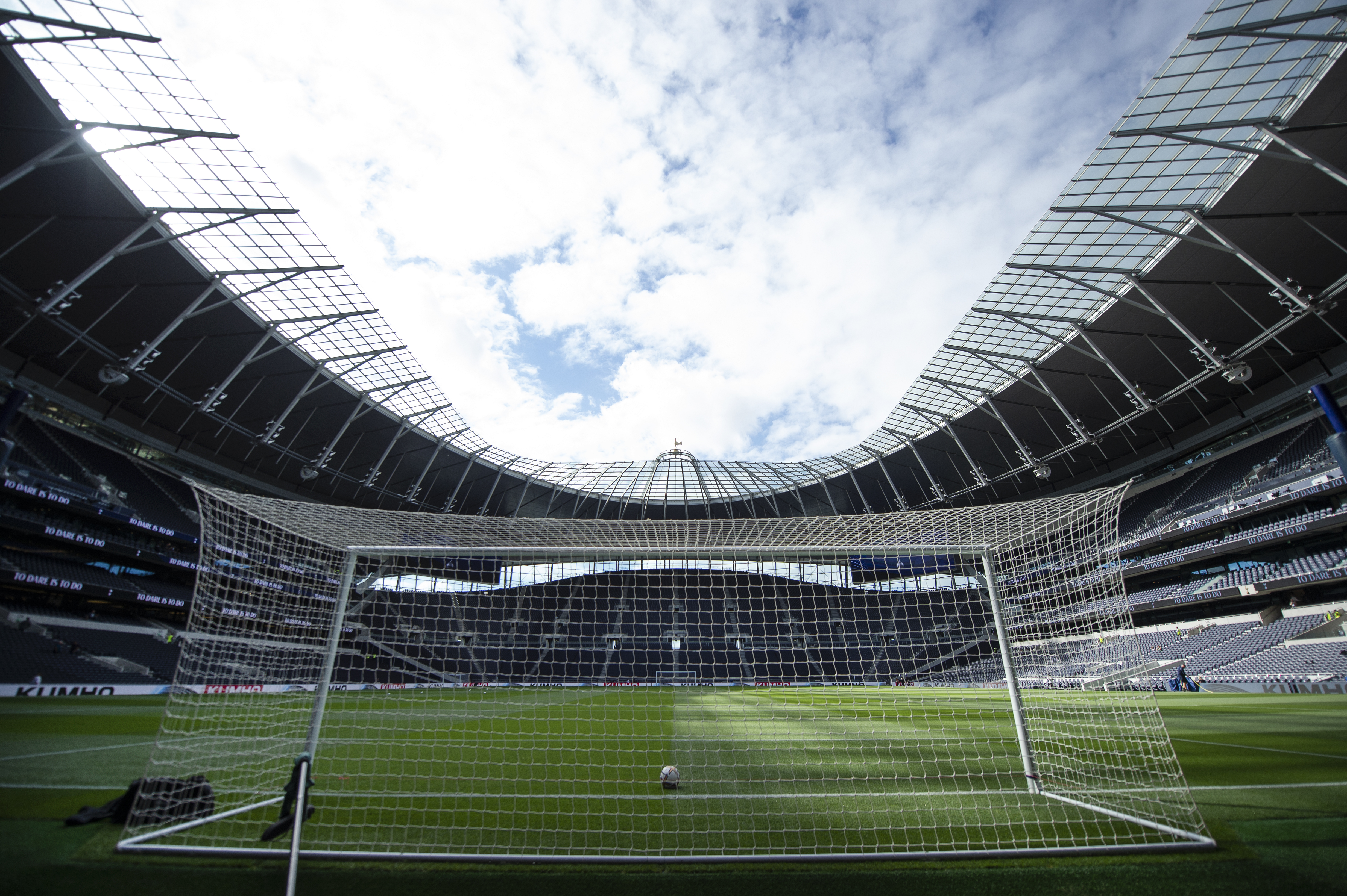 Il Tottenham Hotspur Stadium prima della partita di Premier League contro i Wolves.