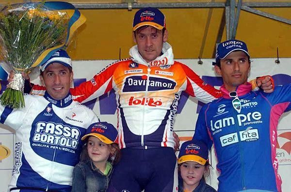 The podium (L to R): Juan Antonio Flecha (2nd), Nico Mattan (1st) and Daniele Bennati (3rd)&hellip;and the kids