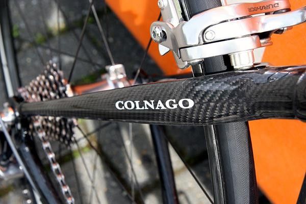 Beefy-looking seat stays.