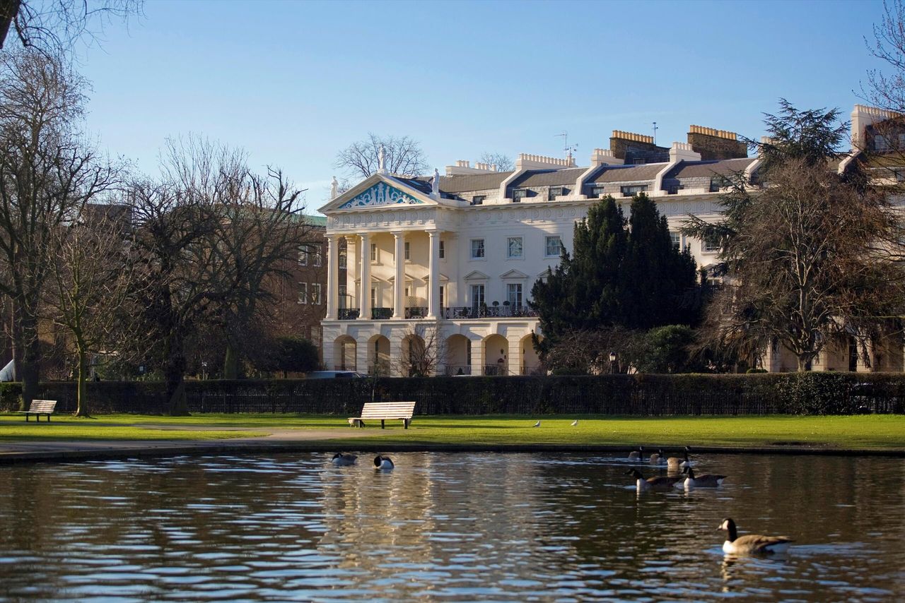 A White House lookalike by Regent&#039;s Park? That&#039;ll be £18.950,000 please.