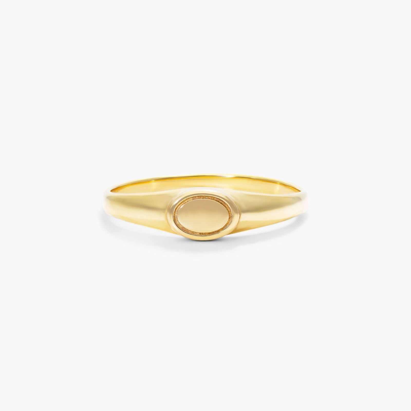 Oval Signet Ring in 14k Yellow Gold