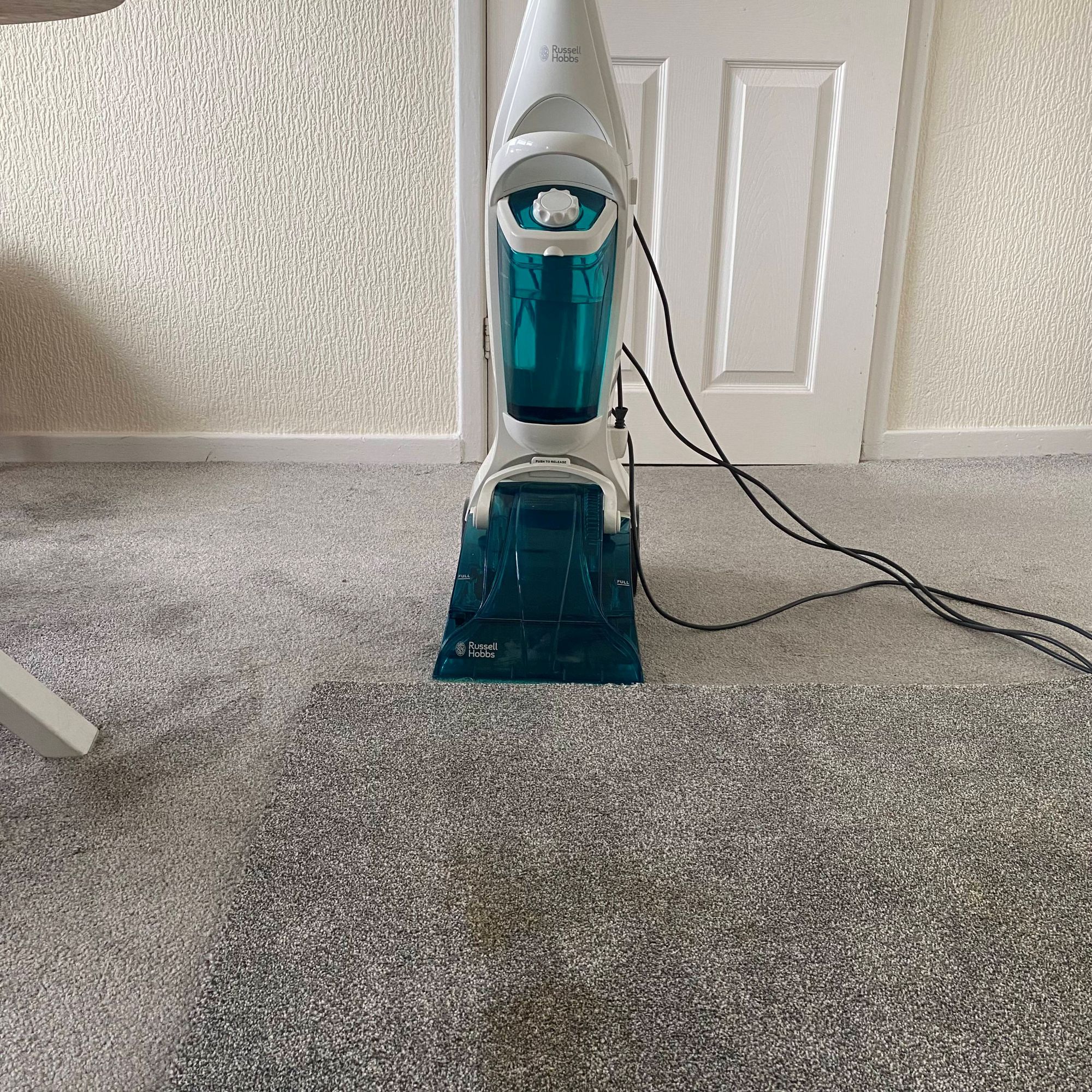Russell Hobbs Upright Carpet Cleaner review