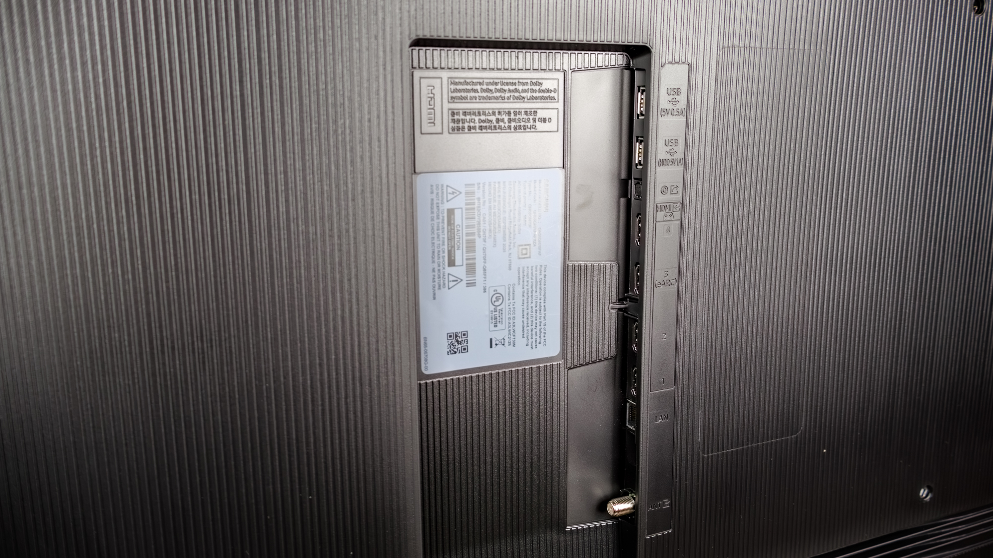 Samsung NEO QLED QN70F TV on a table