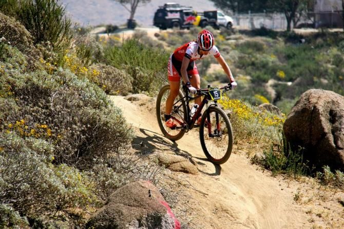 Lea Davison (Specialized) out front heading toward victory