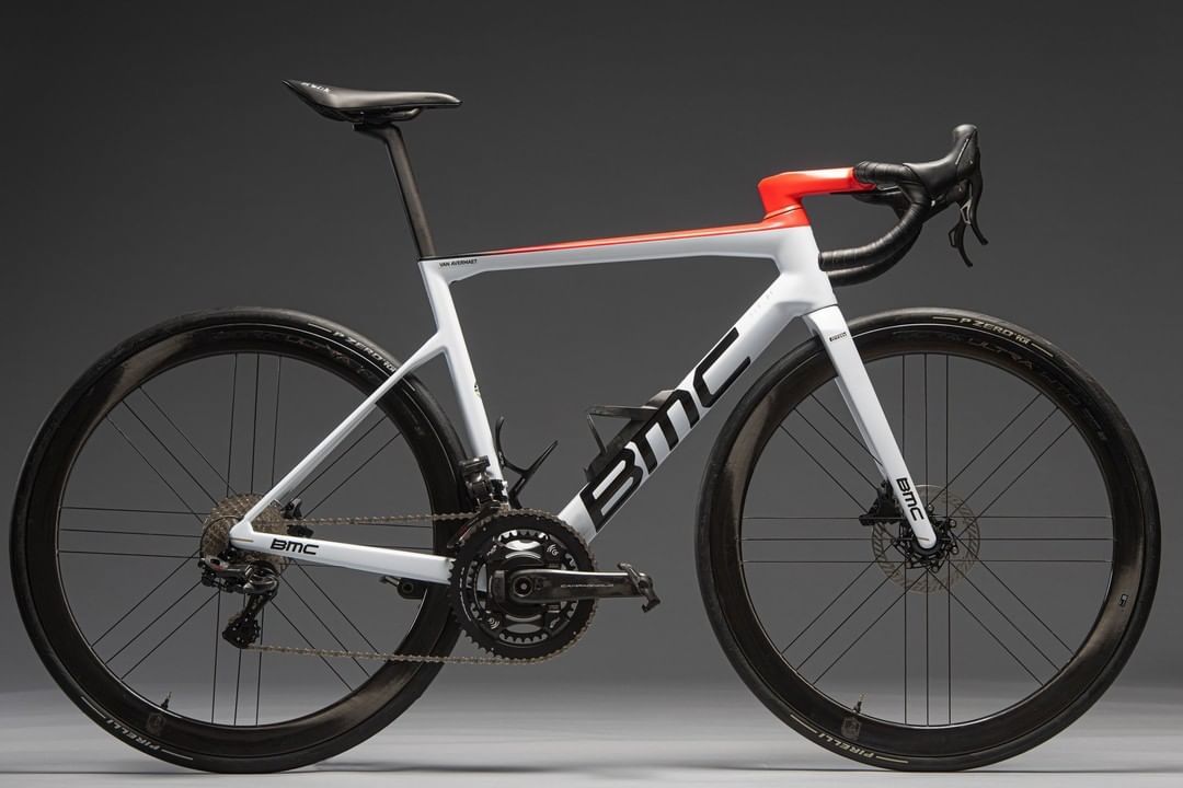 A white BMC Teammachine SLR road bike, fitted with Campagnolo components