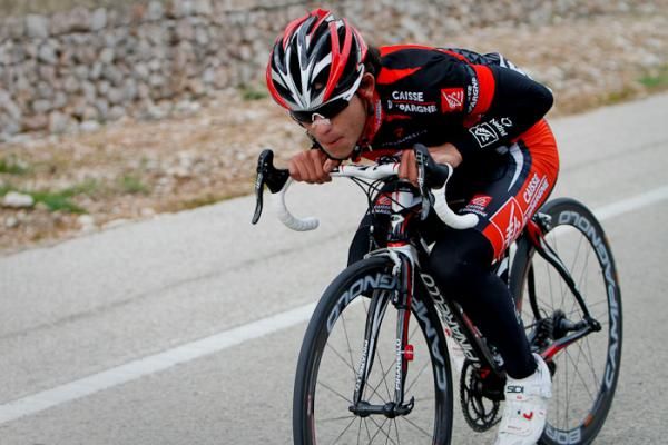 Andrey Amador (Caisse d'Epargne) riding the fast downhill towards Palma de Mallorca.
