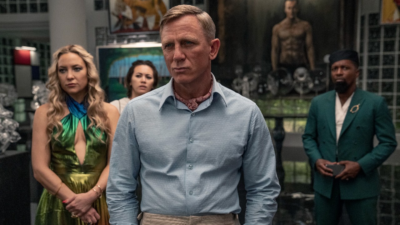 Kate Hudson, Jessica Henwick, Daniel Craig, and Leslie Odom Jr. in Glass Onion: A Knives Out Mystery