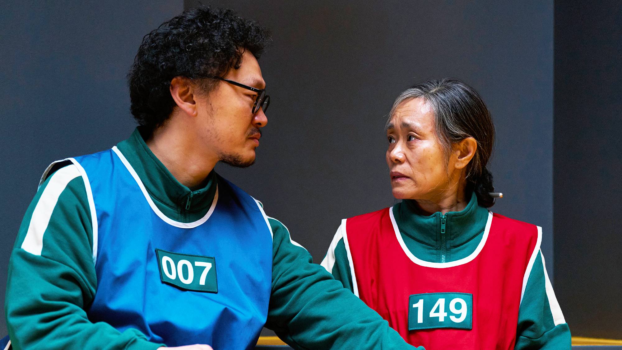 Yang Dong-geun as Yong-sik and Kang Ae-sim as Geum-ja in "Squid Game" season 3