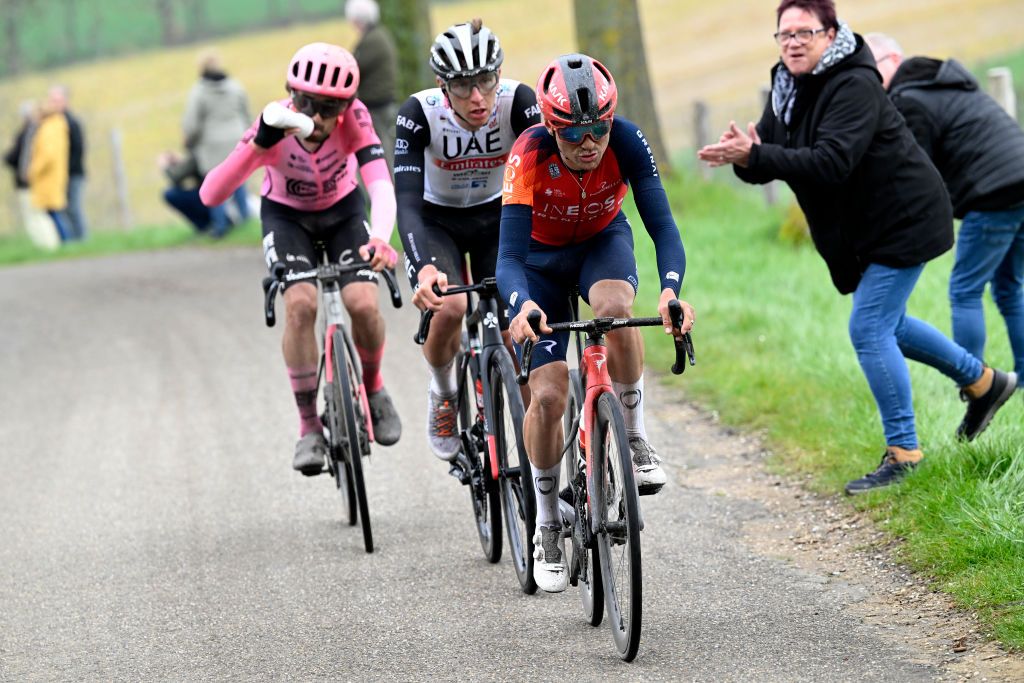 Tom Pidcock worked with Tadej Pogačar in the Amstel Gold Race attack