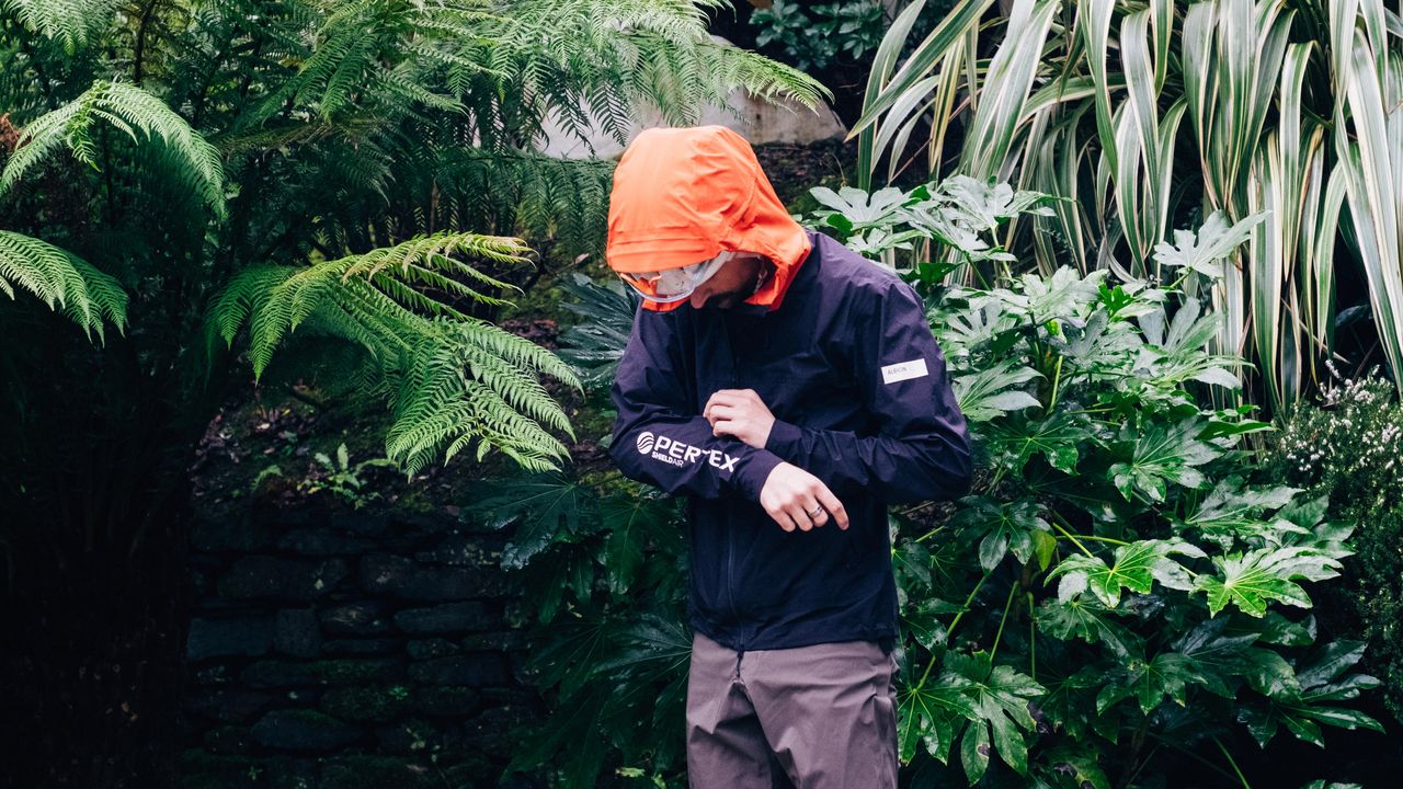 Albion Zoa rain jacket