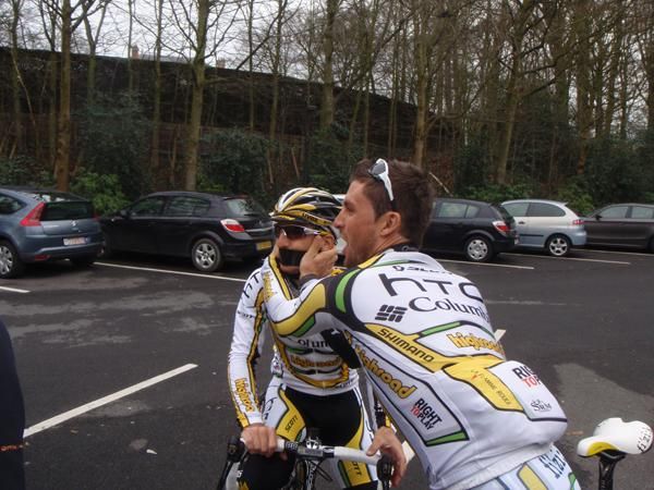 Bernhard Eisel does his best to shut Vicente Reynes up. The Spaniard had joked about doing a five-hour ride.