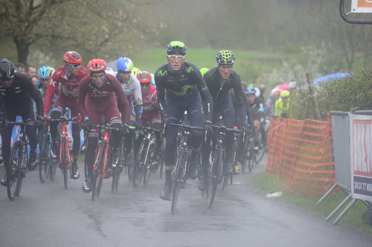 Rory Sutherland leads the peloton