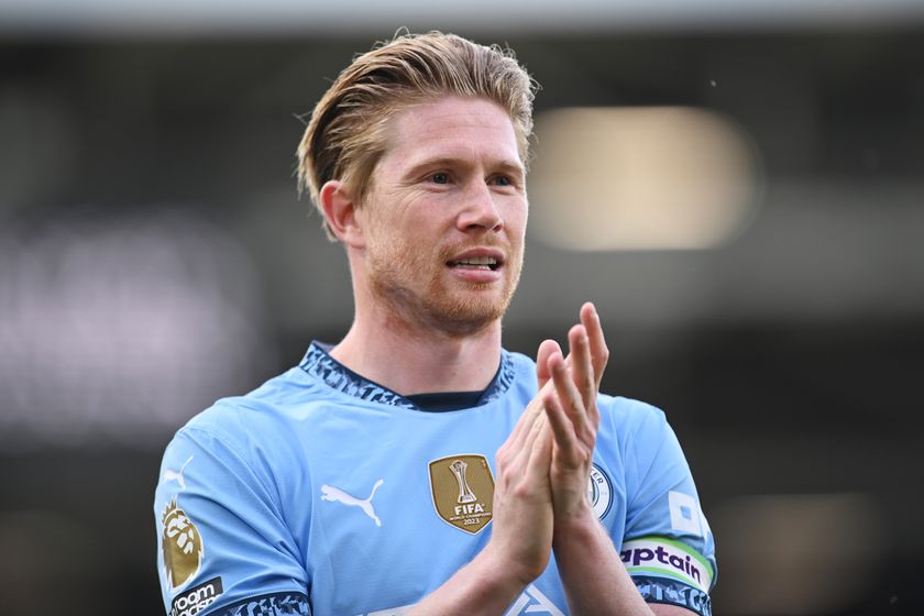Kevin De Bruyne applauds the Manchester City fans after his final game for the club, against Fulham, in May 2025.