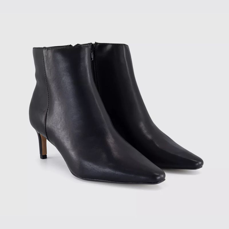 Image of pointed heels