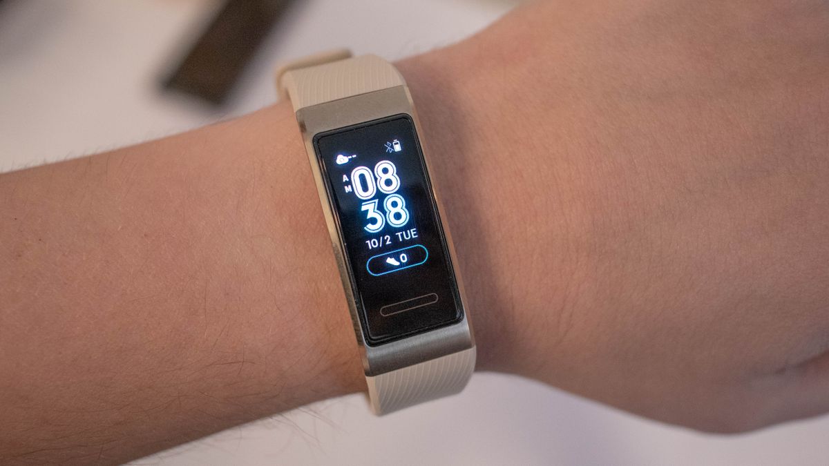 huawei band 4 pro vs fitbit charge 4