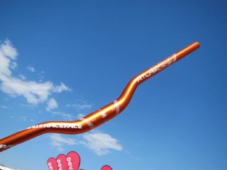 Race Face has added a new 1.25"-rise option to its aluminum Atlas bar.