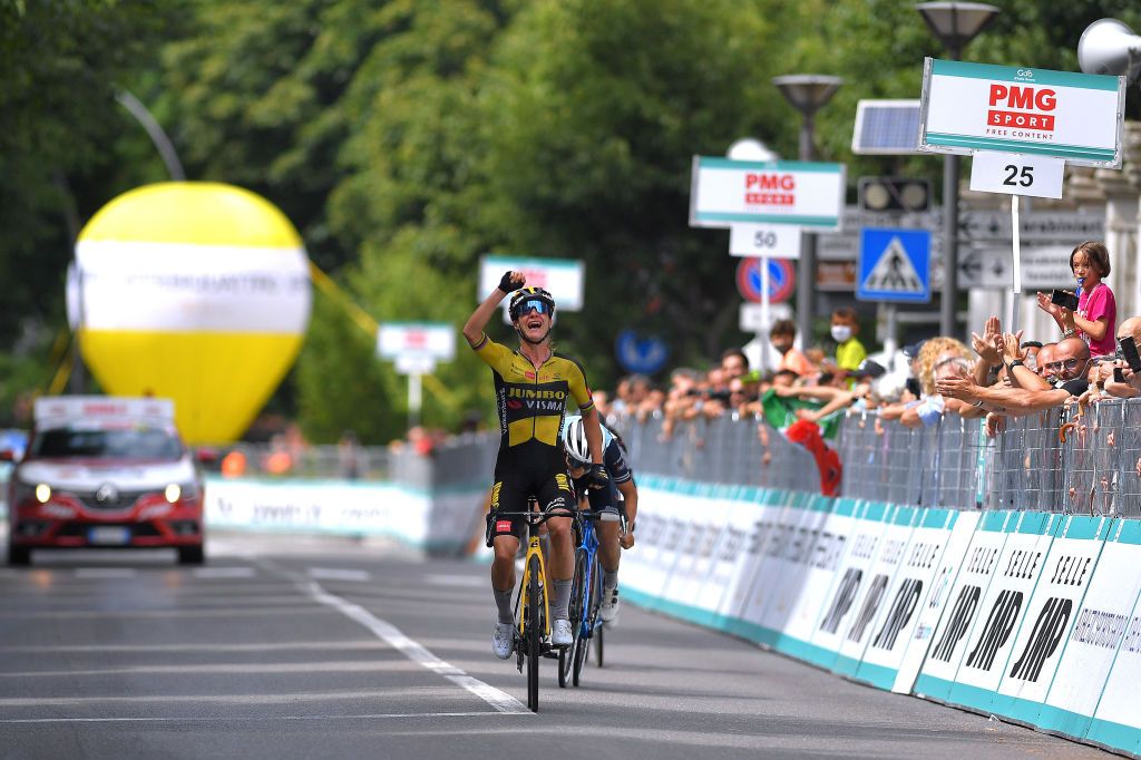 OVADA ITALY JULY 04 Marianne Vos of Netherlands and Jumbo Visma Team stage winner celebrates at arrival Lucinda Brand of Netherlands and Team Trek Segafredo during the 32nd Giro dItalia Internazionale Femminile 2021 Stage 3 a 135km stage from Casale Monferrato to Ovada GiroDonne UCIWWT on July 04 2021 in Ovada Italy Photo by Luc ClaessenGetty Images