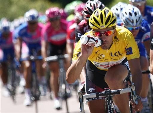 Cancellara takes a drink