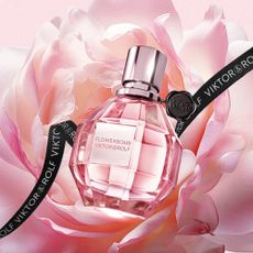 Viktor & Rolf flowerbomb fragrance and pink flower