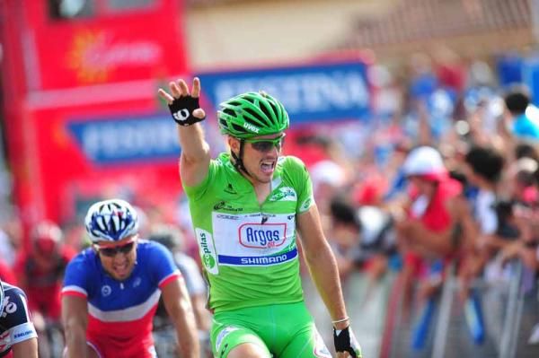 Degenkolb forced to sprint early but still wins | Cyclingnews