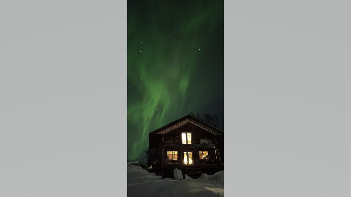 Photographer Lee Kirkum captured stunning images of the aurora on April 11, 2022.