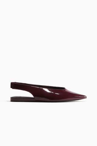 AzABZGKi4zb4WeZw8VjACG-320-80 قامت داكوتا جونسون بتبديل الصنادل لاتجاه شقق Slingback