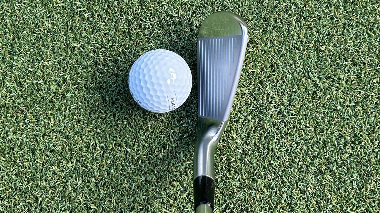 Photo of the 7 iron in the Mizuno M-13 Irons