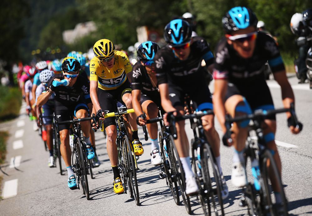 Team Sky control the pace early during stage 20