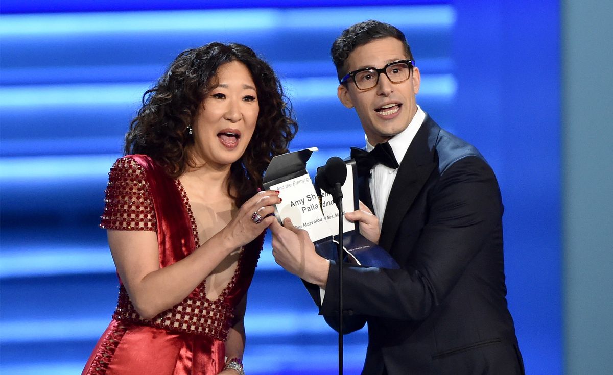 Andy Samberg et Sandra Oh seront les hôtes des Golden Globes de l'année prochaine